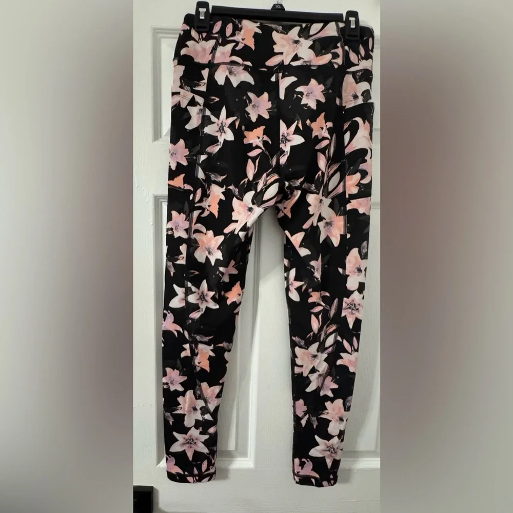 Victoria's Secret Black Leggings - Picture 2 of 5